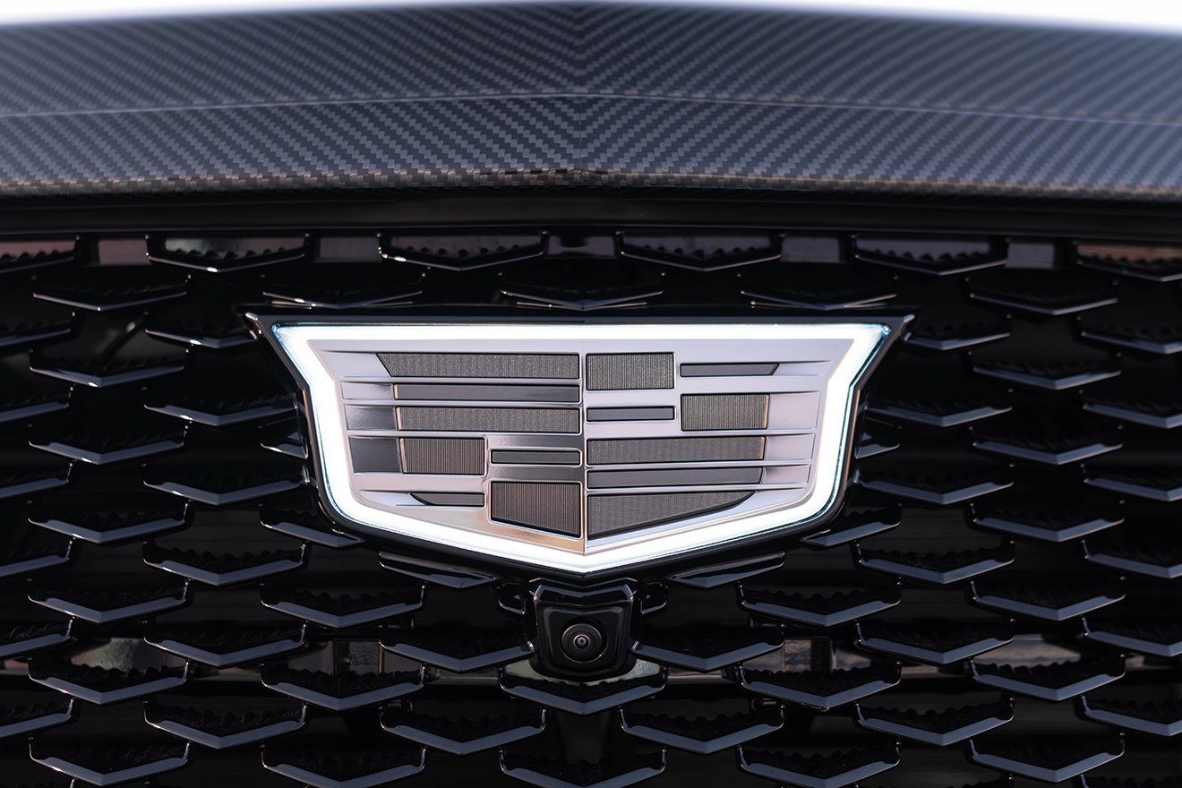 Illuminated Cadillac Crest